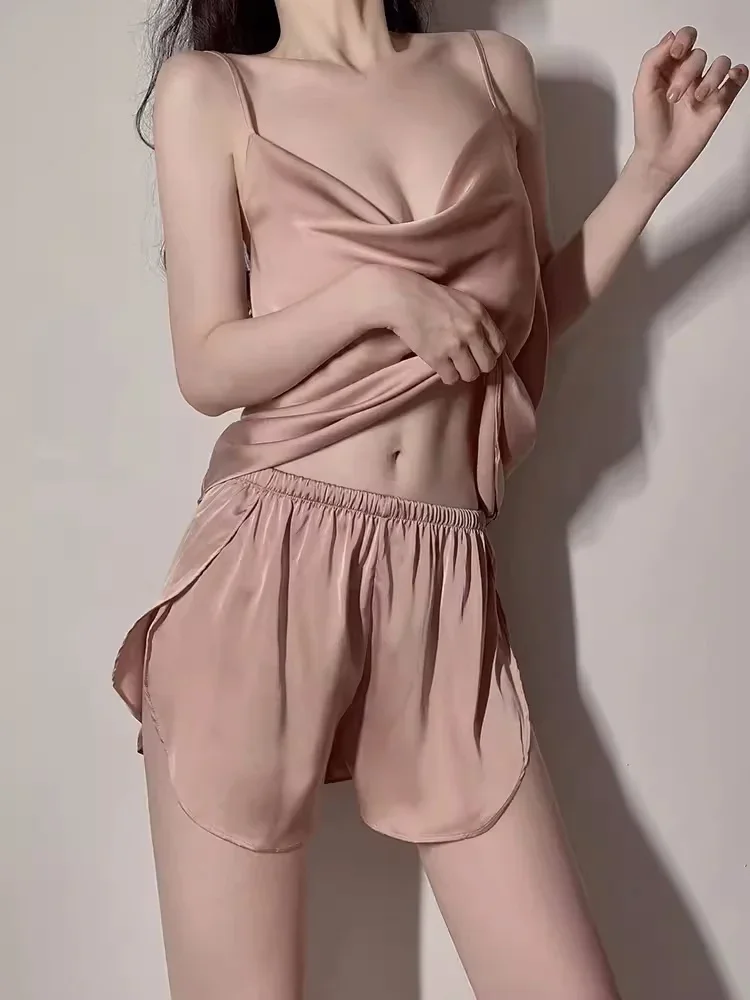 Sexy Women'S Pure Silk Pajama Shorts Suit Homewear Underwear Pijama Spaghetti Strap Lingerie Nighty Mulberry Silk Camisole set
Sexy Women'S Pure Silk Pajama Shorts Suit Homewear Underwear Pijama Spaghetti Strap Lingerie Nighty Mulberry Silk Camisole set