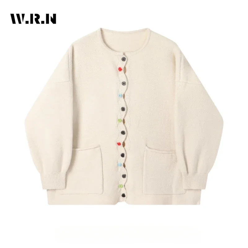 2023 Winter Casual Office Lady Long Sleeve Knitting Cardigans Women's Fashion Round Neck Solid Color Elegant Pockets Sweater
2023 Winter Casual Office Lady Long Sleeve Knitting Cardigans Women's Fashion Round Neck Solid Color Elegant Pockets Sweater