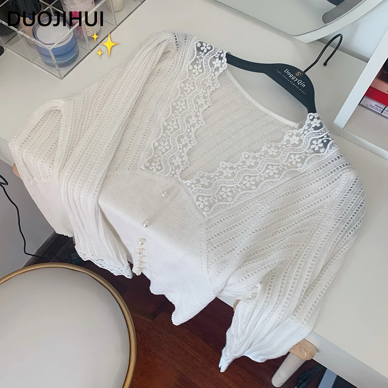 DUOJIHUI Classic V-neck Chic Hollow Out Lace Women Pullovers Autumn New Knit Long Sleeves Fashion Simple Casual Female Pullovers
DUOJIHUI Classic V-neck Chic Hollow Out Lace Women Pullovers Autumn New Knit Long Sleeves Fashion Simple Casual Female Pullovers