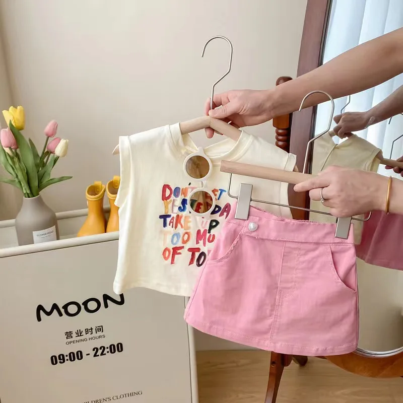 Girls' Summer Suits Casual New Children's Western Style Baby Girl Summer Dress Fashionable Skirt Two-Piece Set
Girls' Summer Suits Casual New Children's Western Style Baby Girl Summer Dress Fashionable Skirt Two-Piece Set