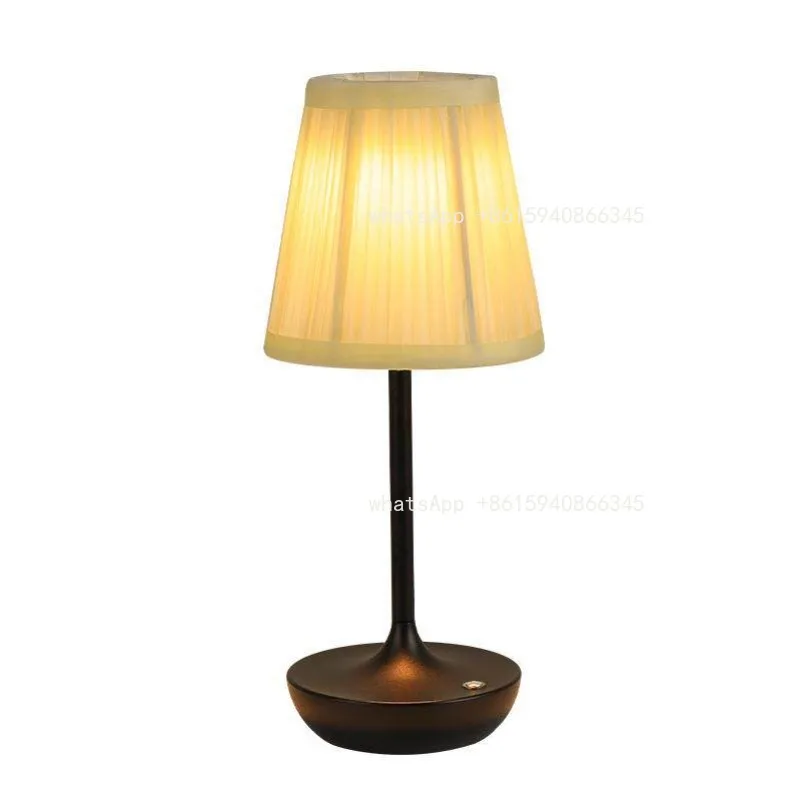 New retro light luxury fabric study light bedroom dining room atmosphere light bedside decoration charging desk lamp L
New retro light luxury fabric study light bedroom dining room atmosphere light bedside decoration charging desk lamp L
