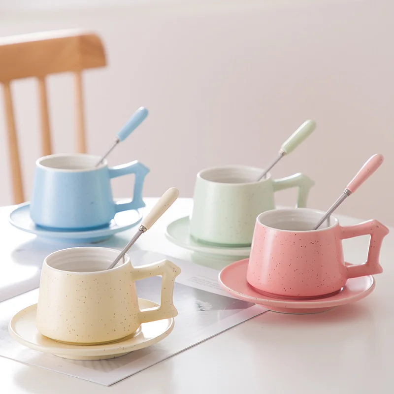 New Creative Simple Ceramic Water Cup Ceramic Coffee Cup And Saucer Set European Afternoon Tea Set With Spoon
New Creative Simple Ceramic Water Cup Ceramic Coffee Cup And Saucer Set European Afternoon Tea Set With Spoon