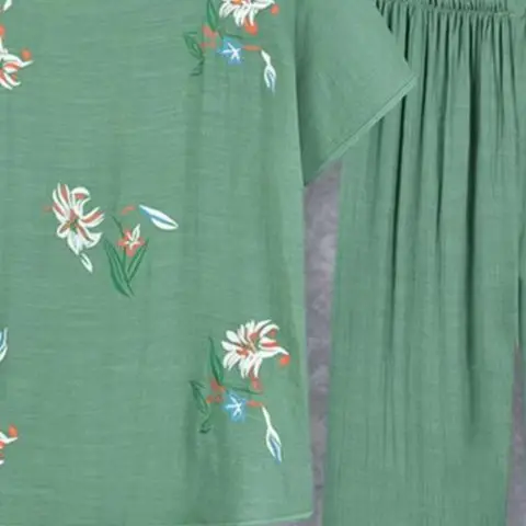 New Arrival Female Pajamas Set Sleepwear Women Cotton Print Flower Pyjamas Summer Loose Nightwear Home Large XL-4XL
New Arrival Female Pajamas Set Sleepwear Women Cotton Print Flower Pyjamas Summer Loose Nightwear Home Large XL-4XL