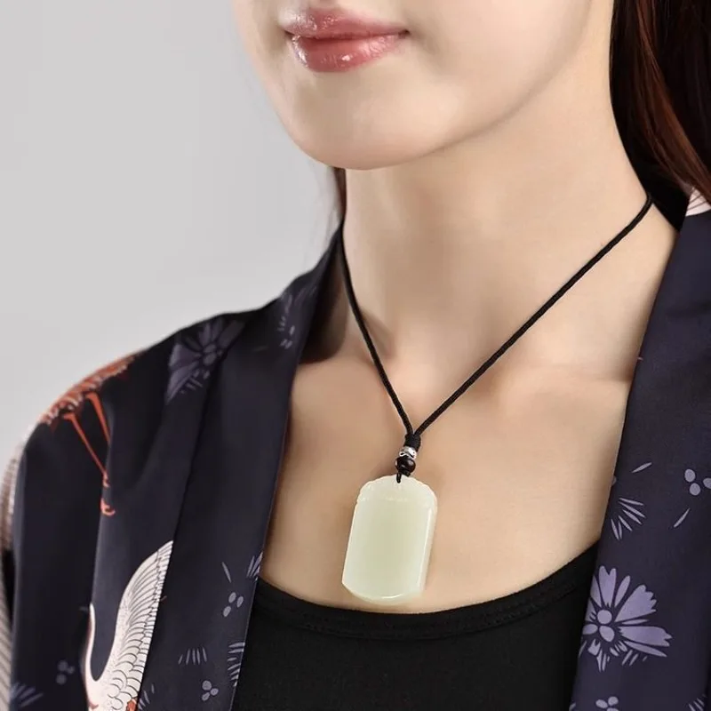 Hetian Jade Ping An Wu Shi Pai Couple Necklaces White Jade Green Jade Pendants with Carved Patterns Gifts
Hetian Jade Ping An Wu Shi Pai Couple Necklaces White Jade Green Jade Pendants with Carved Patterns Gifts