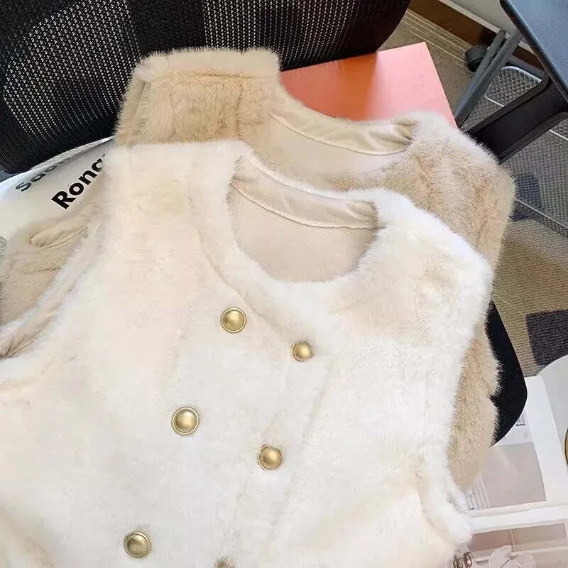 2026 Spring Autumn New Imitation mink fur fur one-piece Vest for women Double breasted Loose Slimming Short Waistcoat Lady Tops
2026 Spring Autumn New Imitation mink fur fur one-piece Vest for women Double breasted Loose Slimming Short Waistcoat Lady Tops