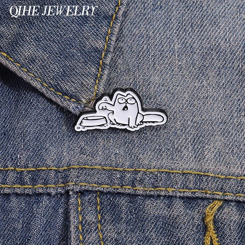 Funny Cartoon Hungry Cat Brooch Enamel Pins Custom Feed ME Cat Brooches Lapel Clothes Badge Backpack Jewelry Gift for Friends
Funny Cartoon Hungry Cat Brooch Enamel Pins Custom Feed ME Cat Brooches Lapel Clothes Badge Backpack Jewelry Gift for Friends