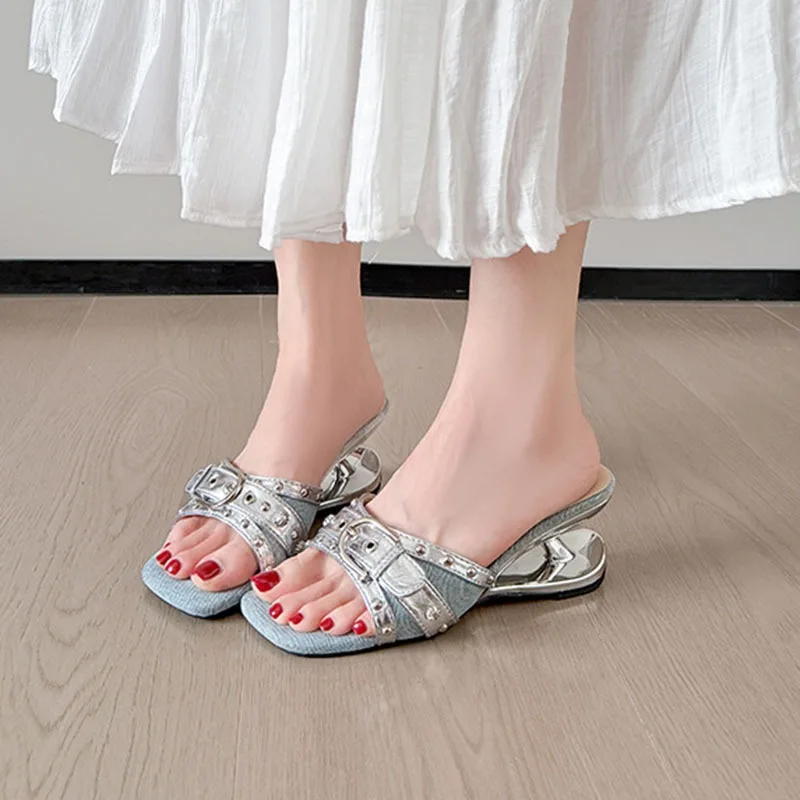 2026 New Womens Shoes Exquisite Rivet High Heeled Sandals for Woman Sexy Square Head Casual Shoes Designer Shoes Sandalias Mujer
2026 New Womens Shoes Exquisite Rivet High Heeled Sandals for Woman Sexy Square Head Casual Shoes Designer Shoes Sandalias Mujer