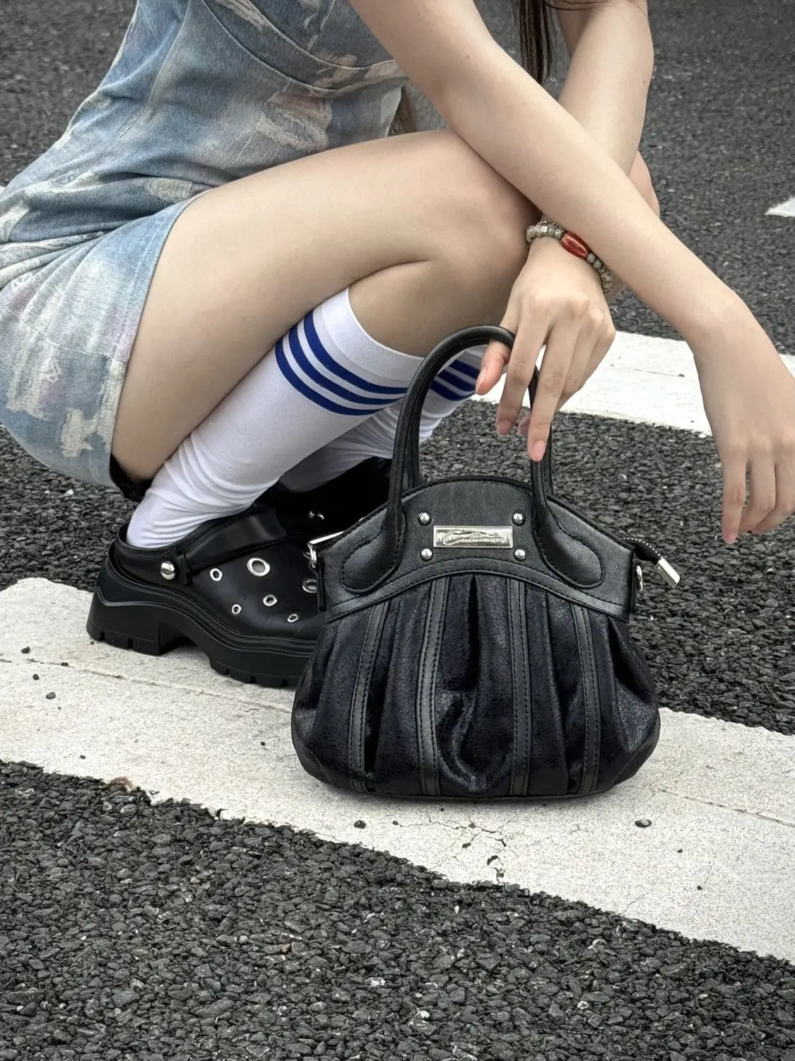 MBTI Fashion Handbags for Women Y2k Harajuku Style Pleated Hot Girls Shoulder Bag Commuter Daily Luxury Designer Aesthetic Bags
MBTI Fashion Handbags for Women Y2k Harajuku Style Pleated Hot Girls Shoulder Bag Commuter Daily Luxury Designer Aesthetic Bags