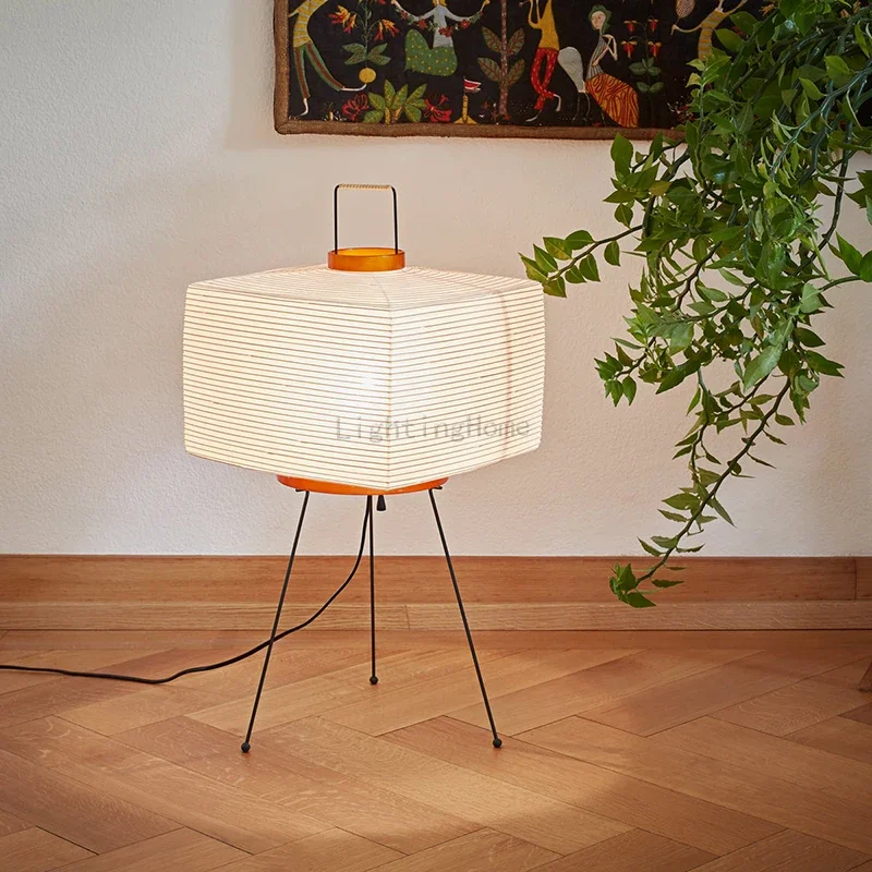 Japanese Creative Tripod Floor Lamp Designer Wabi-sabi Style Bedroom Rice Paper Standing Lights Home Hotel Lighting Decoration
Japanese Creative Tripod Floor Lamp Designer Wabi-sabi Style Bedroom Rice Paper Standing Lights Home Hotel Lighting Decoration