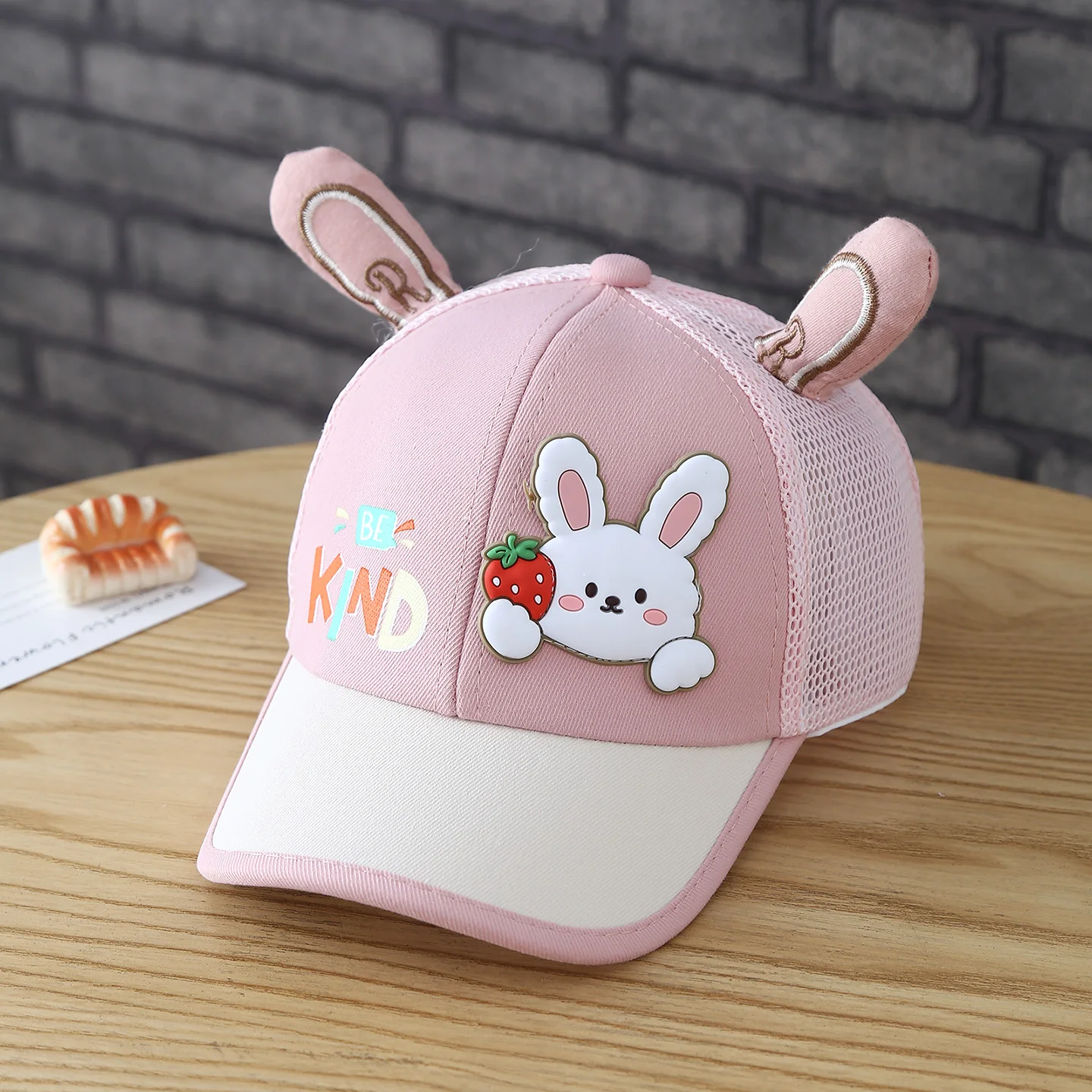 Patchwork printed mesh baseball cap with animal ears - a fun hat for children for outdoor leisure and sun protection
Patchwork printed mesh baseball cap with animal ears - a fun hat for children for outdoor leisure and sun protection