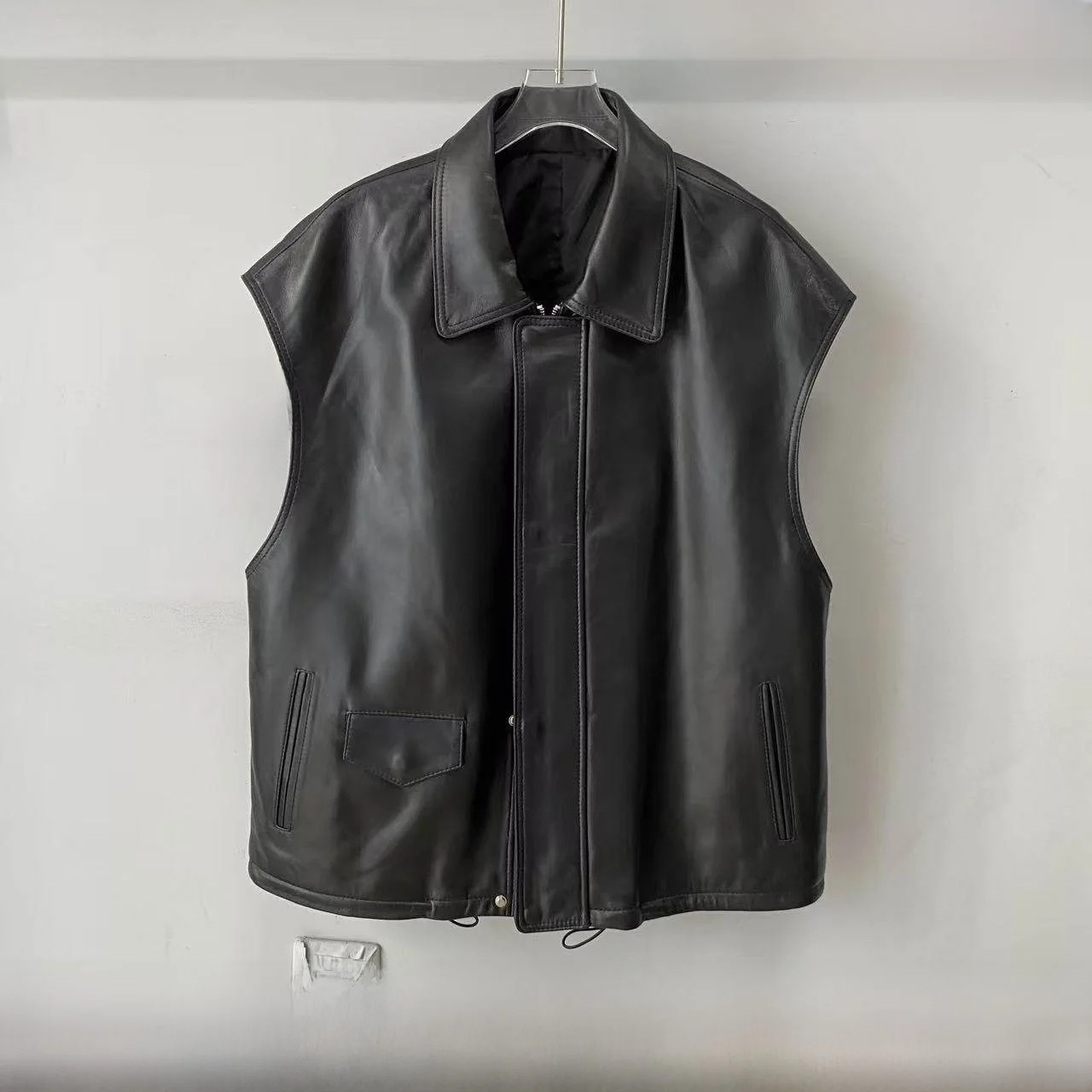 Осень 2023, новинка, женский модный кожаный жилет из овчины, длинное пальто с капюшоном, куртка на молнии, обычная длина
Осень 2023, новинка, женский модный кожаный жилет из овчины, длинное пальто с капюшоном, куртка на молнии, обычная длина