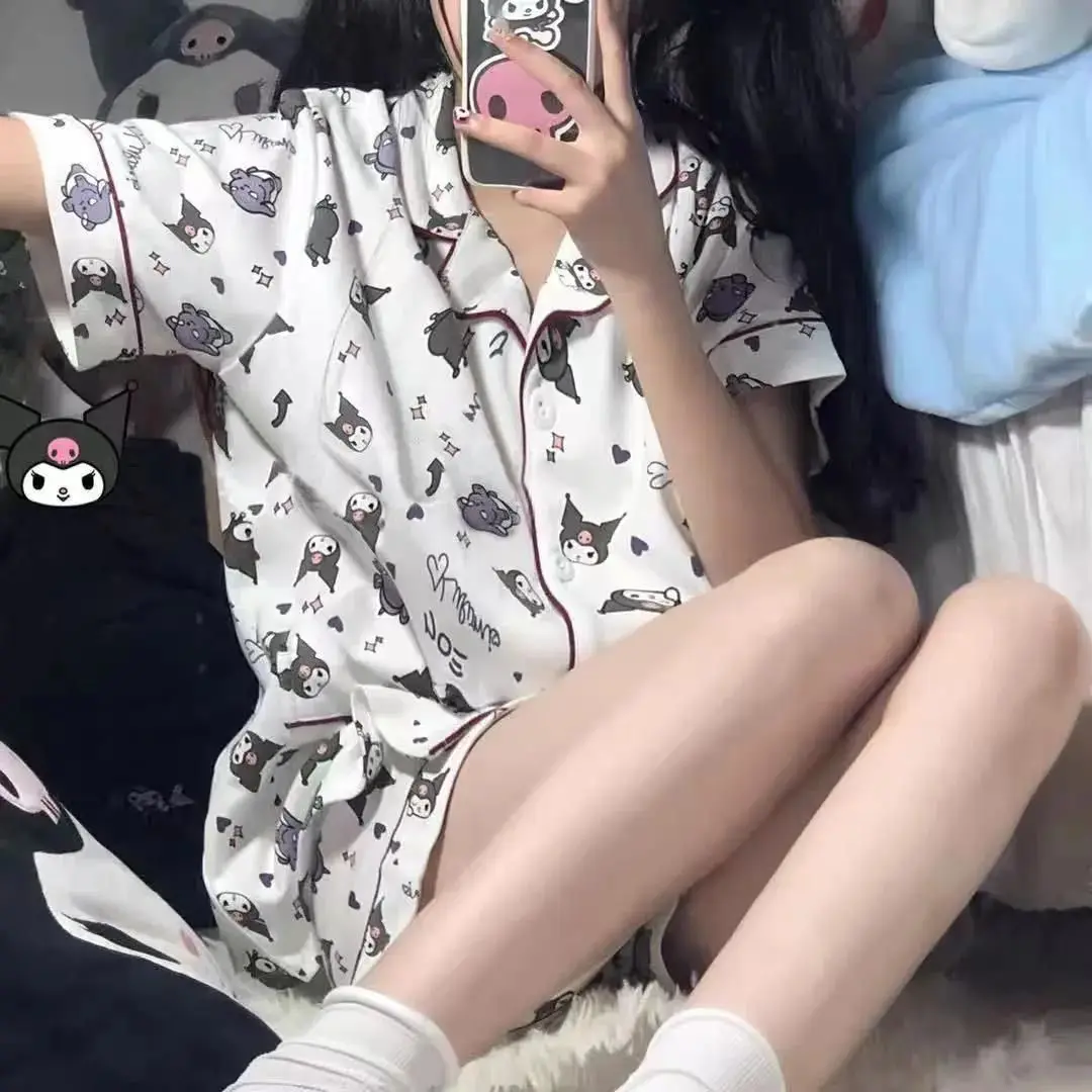 Летняя пижама Sanrio Kuromi Y2K: шорты и футболка с коротким рукавом, милая мультяшная сексуальная пижама для женщин, домашняя одежда Новые продукты
Летняя пижама Sanrio Kuromi Y2K: шорты и футболка с коротким рукавом, милая мультяшная сексуальная пижама для женщин, домашняя одежда Новые продукты
