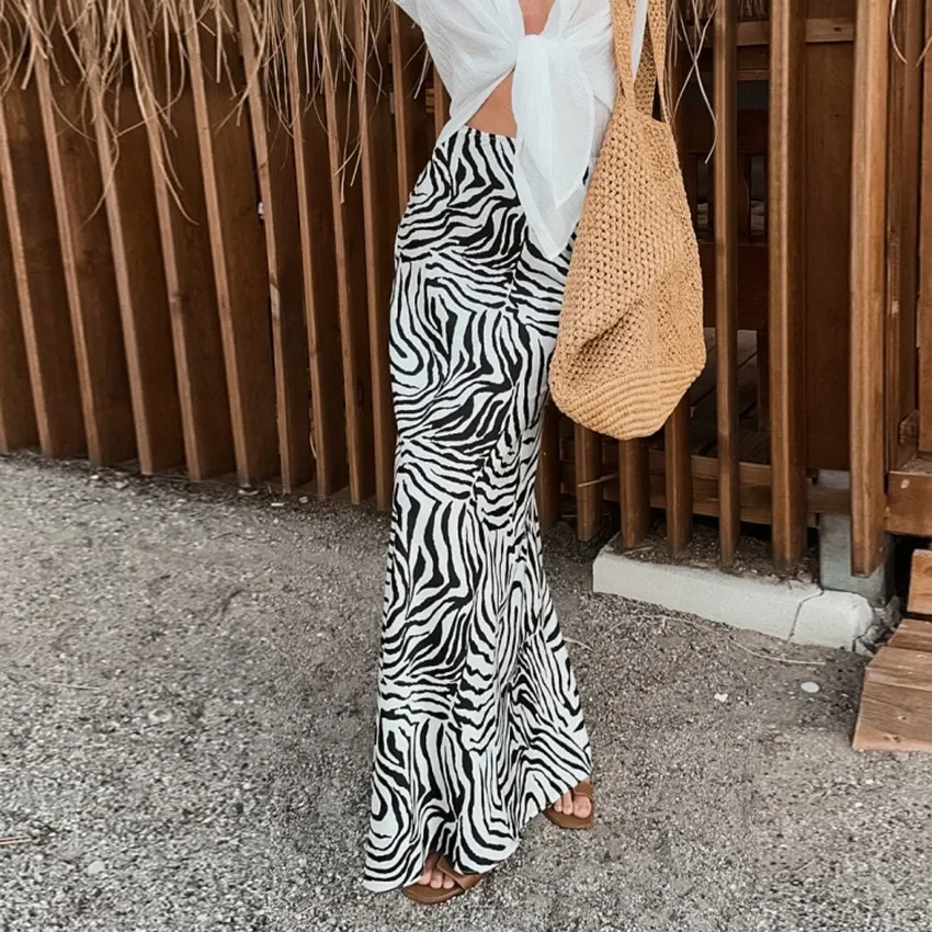 Zebra Print Skirt Women Elegant High Waist Maxi Satin Skirt Skiers Autumn Winter Fashion Casual Loose Beach Holiday Skirt 2024
Zebra Print Skirt Women Elegant High Waist Maxi Satin Skirt Skiers Autumn Winter Fashion Casual Loose Beach Holiday Skirt 2024