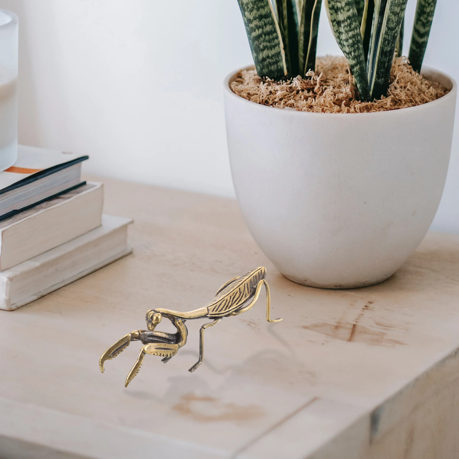 1 Pcs Vintage Mantis Figurine Copper Craft Small Sculpture Decorative Desktop Ornament
1 Pcs Vintage Mantis Figurine Copper Craft Small Sculpture Decorative Desktop Ornament
