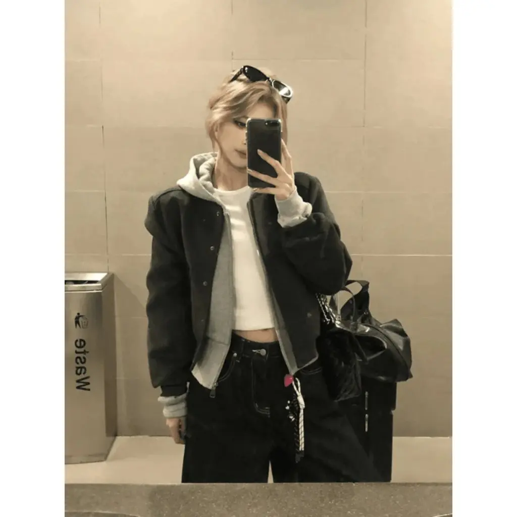 Two-Piece Set High-Grade Gray Hooded Short Coat New Design Jacket Baseball Cardigan Women's Fashion Upper Wear 
Two-Piece Set High-Grade Gray Hooded Short Coat New Design Jacket Baseball Cardigan Women's Fashion Upper Wear