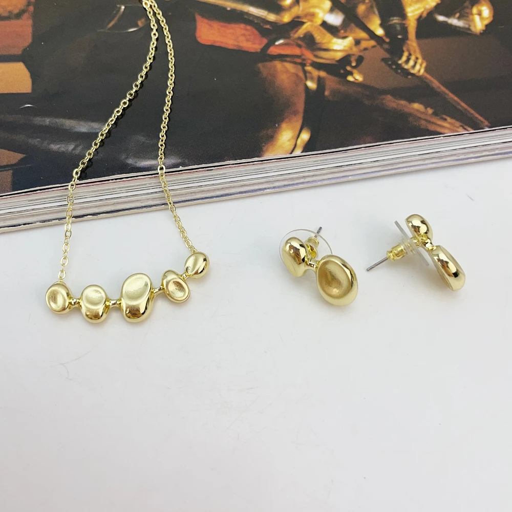 Fashion Golden Color Flower Pendant Earrings Dubai Luxury Trendy Jewelry Set for Ladies For Women Earrings Ring Set KY25123
Fashion Golden Color Flower Pendant Earrings Dubai Luxury Trendy Jewelry Set for Ladies For Women Earrings Ring Set KY25123