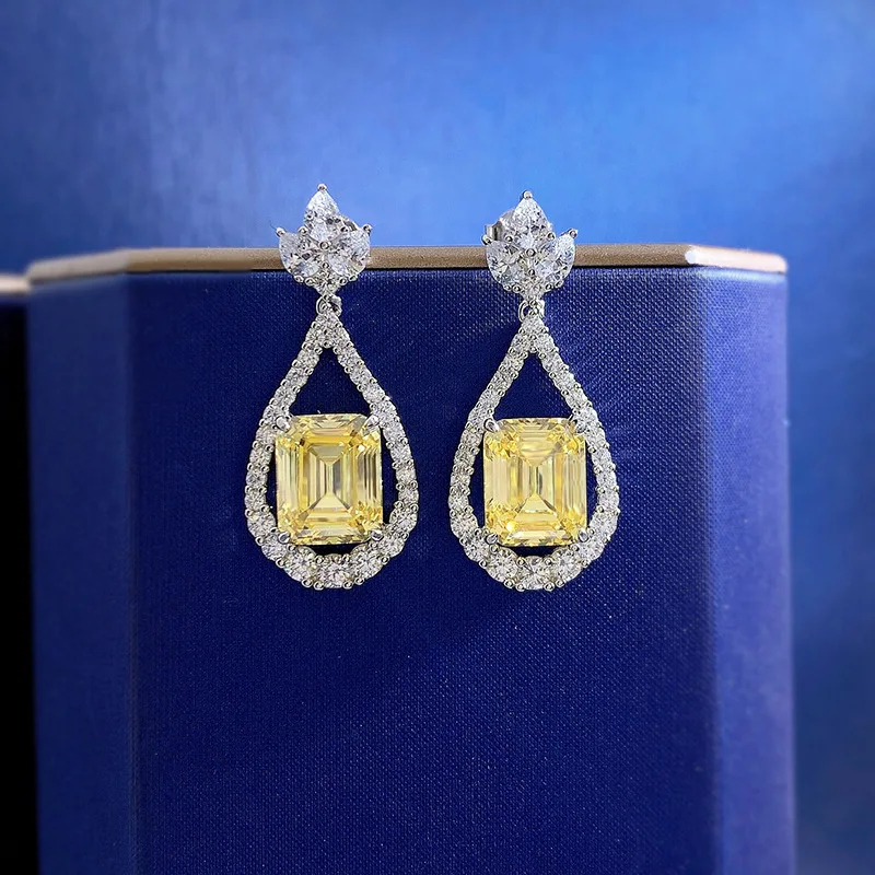 12ct Yellow Diamond 8 * 10 Earrings European and American Light Luxury Temperament 925 Silver High Carbon Diamond Earrings Whole
12ct Yellow Diamond 8 * 10 Earrings European and American Light Luxury Temperament 925 Silver High Carbon Diamond Earrings Whole