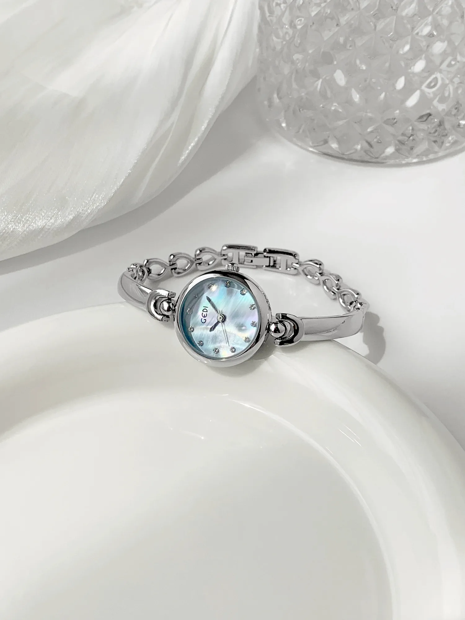 New Women'S WatchStudent Style Light Luxury, High-End Design, Fashionable And Sophisticated, 2026 New Model, Women'S Wristwatch.
New Women'S WatchStudent Style Light Luxury, High-End Design, Fashionable And Sophisticated, 2026 New Model, Women'S Wristwatch.