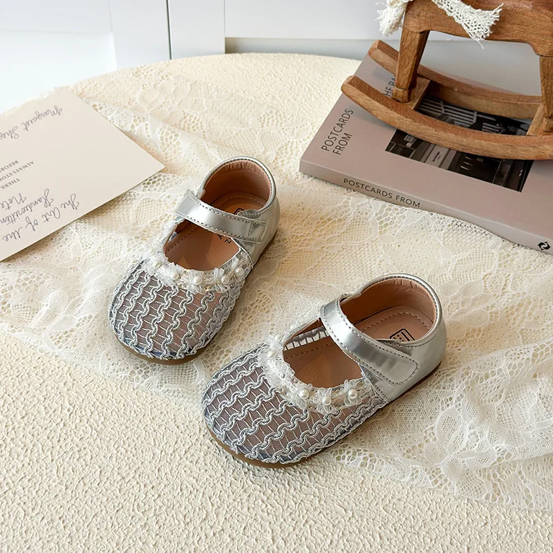 2026 New Summer Kids Beach Vacation Shoes Soft Sole Princess Toddler Girls Mesh Sandals Cut-outs Breathable with Cute Flowers
2026 New Summer Kids Beach Vacation Shoes Soft Sole Princess Toddler Girls Mesh Sandals Cut-outs Breathable with Cute Flowers