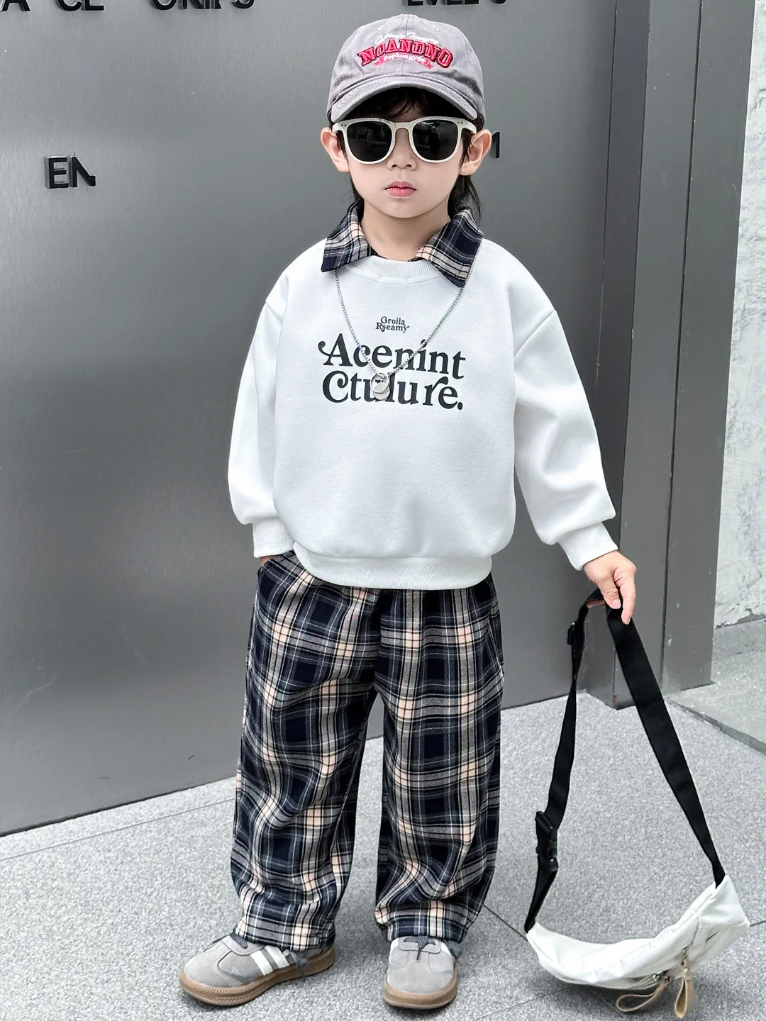 Комплект для мальчиков: спортивный костюм с длинным рукавом и клетчатыми брюками, осенний повседневный модный комплект из двух предметов для подростков, удобный крой
Комплект для мальчиков: спортивный костюм с длинным рукавом и клетчатыми брюками, осенний повседневный модный комплект из двух предметов для подростков, удобный крой