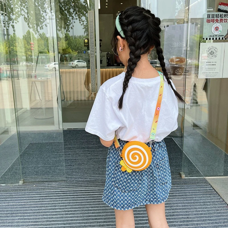 New Silicone Children's Diagonal Cross Bags Cute and Stylish Girl Princess Bag Snail Candy Color Kindergarten Baby Gift Bag
New Silicone Children's Diagonal Cross Bags Cute and Stylish Girl Princess Bag Snail Candy Color Kindergarten Baby Gift Bag