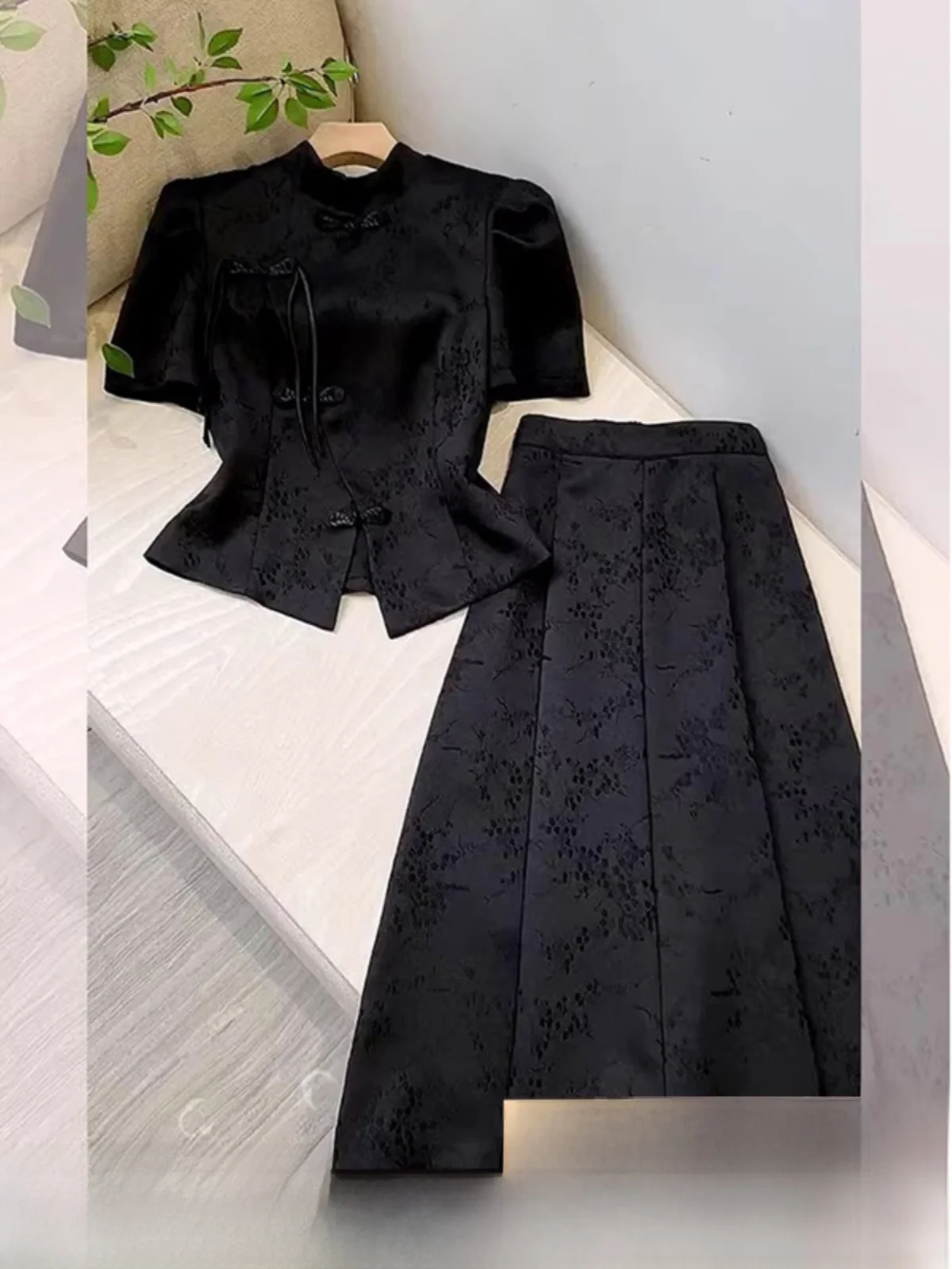 Fashionable New Chinese Style Two-Piece Set Spring Summer 2026 Women's Top Half-Skirt Ensemble Cotton T-Shirt Casual Wear
Fashionable New Chinese Style Two-Piece Set Spring Summer 2026 Women's Top Half-Skirt Ensemble Cotton T-Shirt Casual Wear