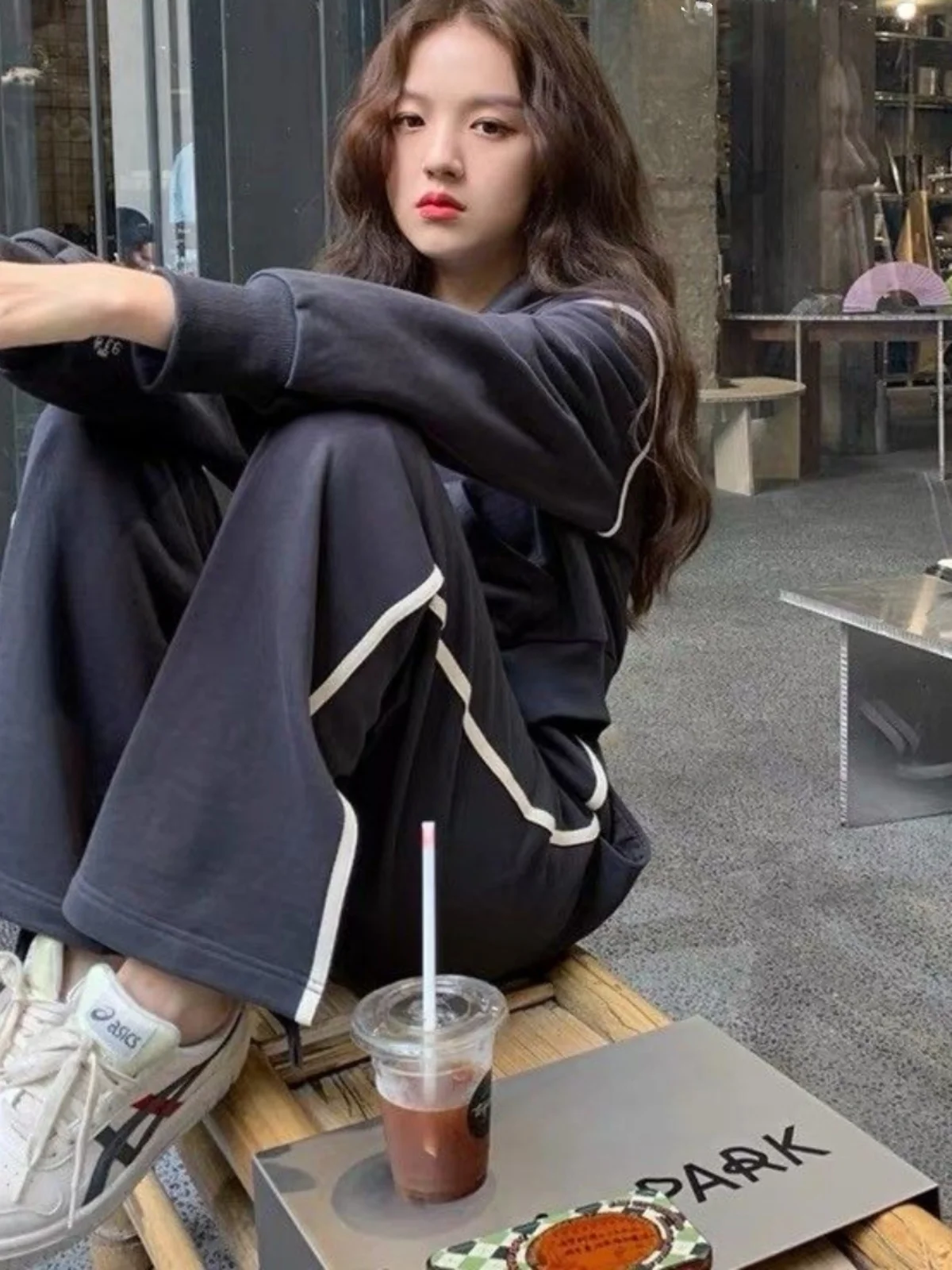 Women's Sporty Loose Fit Two-Piece Set Spring Autumn Korean Style Slimming Sweatshirt Casual Running Outfit Student Fashion
Women's Sporty Loose Fit Two-Piece Set Spring Autumn Korean Style Slimming Sweatshirt Casual Running Outfit Student Fashion