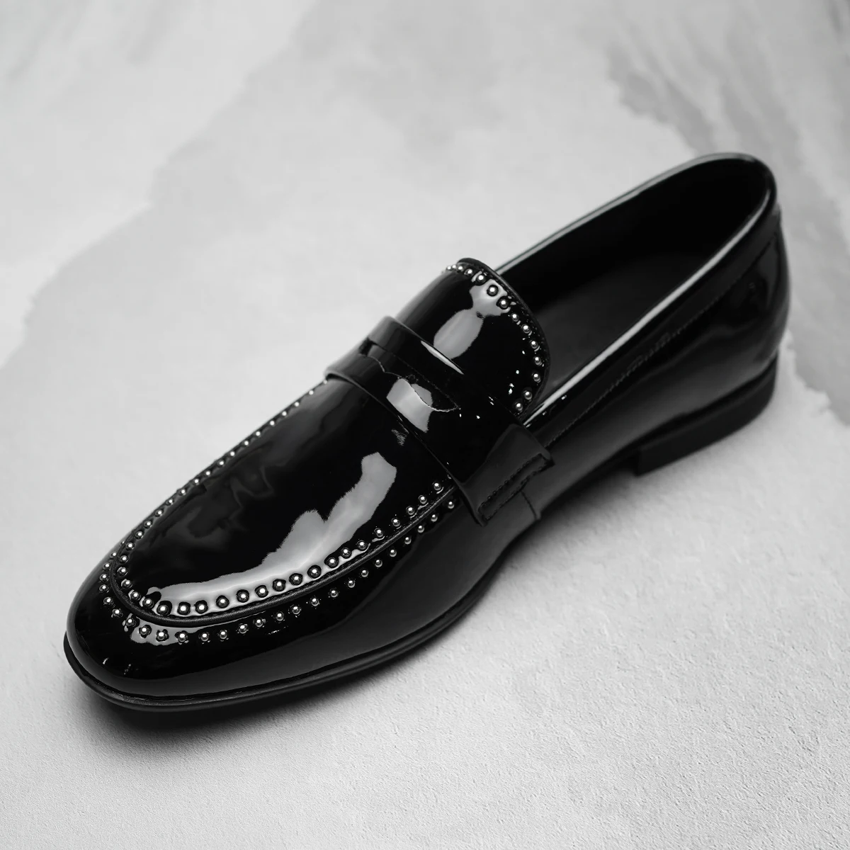 Spring and Autumn New Men's Formal Leather Shoes Business Casual Lacquer Leather Trendy Men's Shoes
Spring and Autumn New Men's Formal Leather Shoes Business Casual Lacquer Leather Trendy Men's Shoes