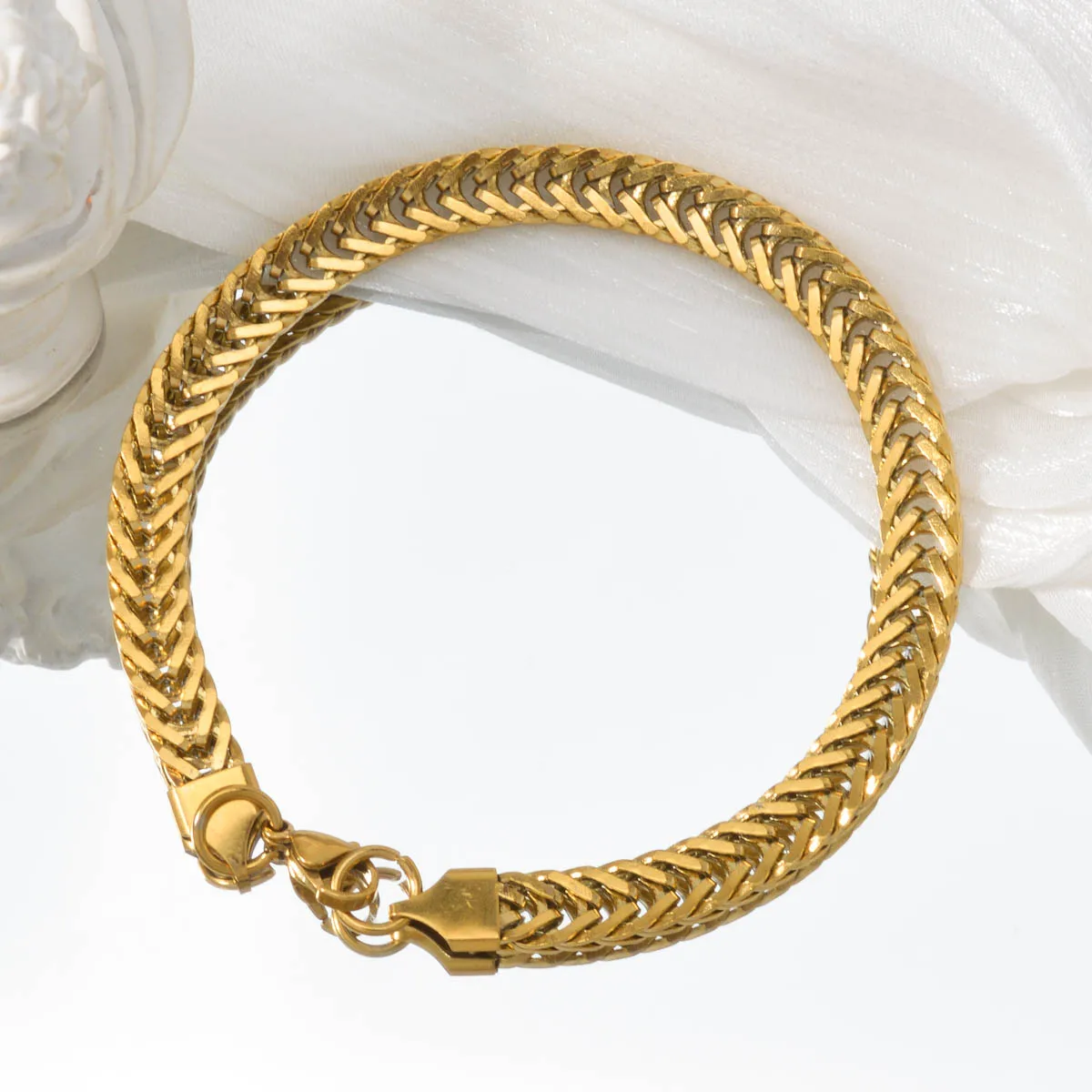 Herringbone Bracelet Gold Plated Stainless Steel Classic Vintage Chain For Women Men Fashion Jewelry Gift Birthday Anniversary
Herringbone Bracelet Gold Plated Stainless Steel Classic Vintage Chain For Women Men Fashion Jewelry Gift Birthday Anniversary