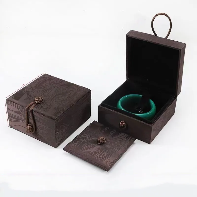Luxury Chinese Style Silk Brocade Bracelet Jewelry Boxes for Women Men High End Bangle Storage Box Decor Gift Packaging Cases
Luxury Chinese Style Silk Brocade Bracelet Jewelry Boxes for Women Men High End Bangle Storage Box Decor Gift Packaging Cases