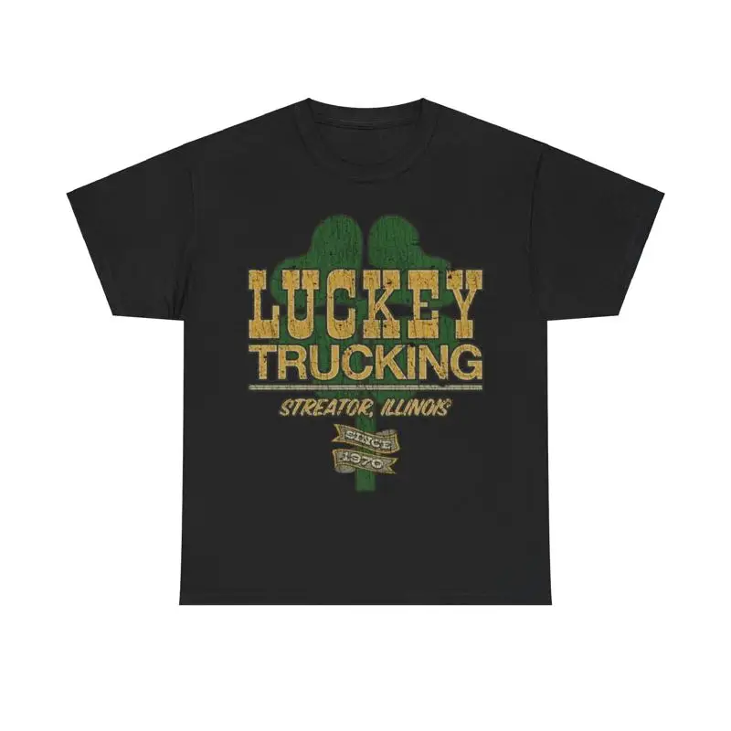 Футболка с потертым принтом Luckey Trucking Streator IL 1970.
Футболка с потертым принтом Luckey Trucking Streator IL 1970.