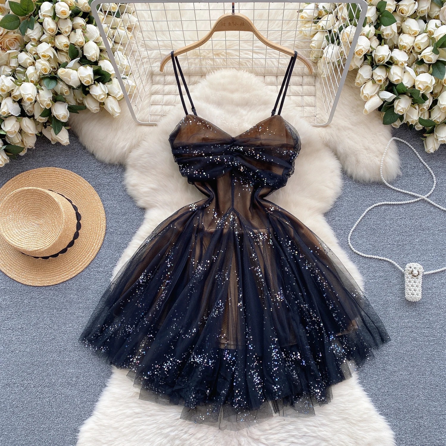French Style Gentle Dress Sweet Small Socialite Scheming Pleated Mesh Camisole Women
French Style Gentle Dress Sweet Small Socialite Scheming Pleated Mesh Camisole Women