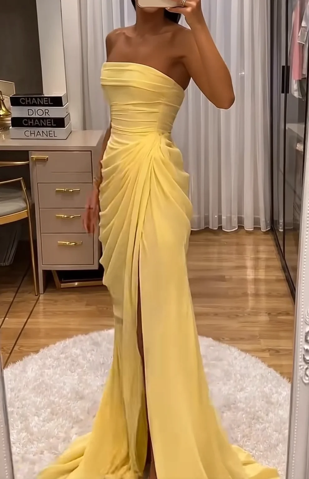 EGS Customized Lemon Yellow Strapless Prom Dress with Draped Ruched Jersey Bodice, High Slit Floor Length vestidos de noche
EGS Customized Lemon Yellow Strapless Prom Dress with Draped Ruched Jersey Bodice, High Slit Floor Length vestidos de noche