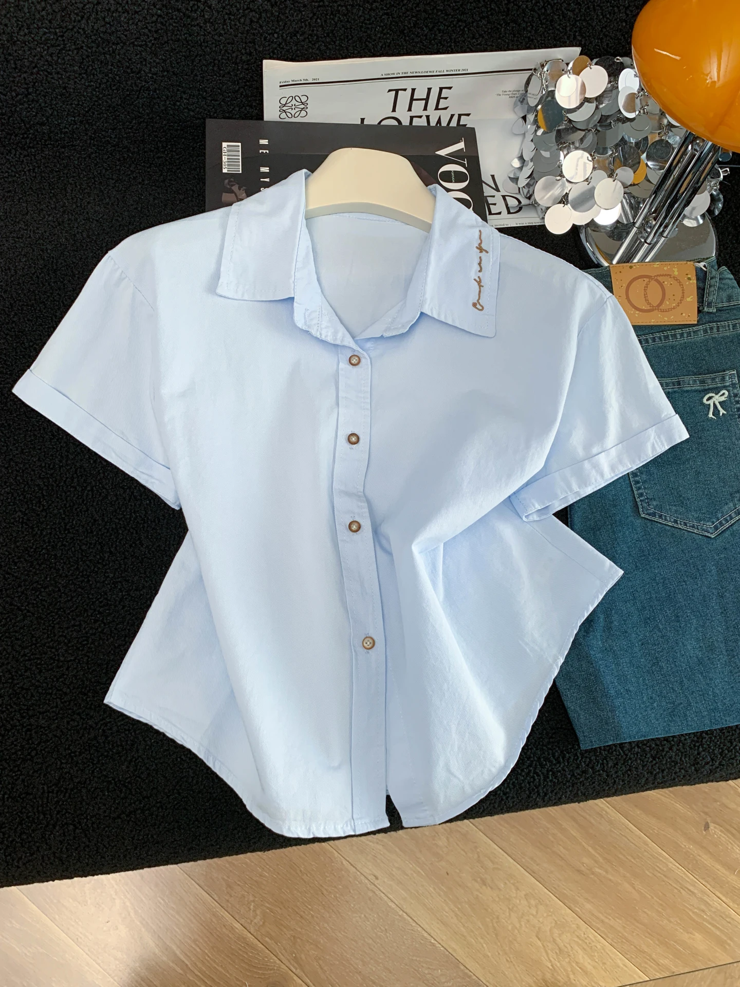 Korean Style Embroidered Loose Short Sleeve Women's Shirt Summer 2026 New White Versatile Commute Top Fashion Ladies' Premium
Korean Style Embroidered Loose Short Sleeve Women's Shirt Summer 2026 New White Versatile Commute Top Fashion Ladies' Premium