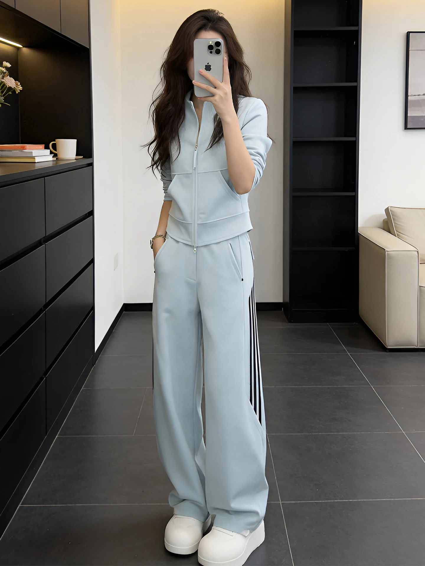 Casual Sportswear Set Women's Spring Autumn New Fashionable Youthful Stand Collar Sweatshirt Wide Leg Pants Two Piece Set
Casual Sportswear Set Women's Spring Autumn New Fashionable Youthful Stand Collar Sweatshirt Wide Leg Pants Two Piece Set
