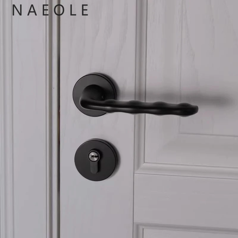 Home Bedroom Door Lock, Silent Magnetic Wooden Door Handle, American Style Versatile with Key, Secure Anti-theft Split Lock
Home Bedroom Door Lock, Silent Magnetic Wooden Door Handle, American Style Versatile with Key, Secure Anti-theft Split Lock