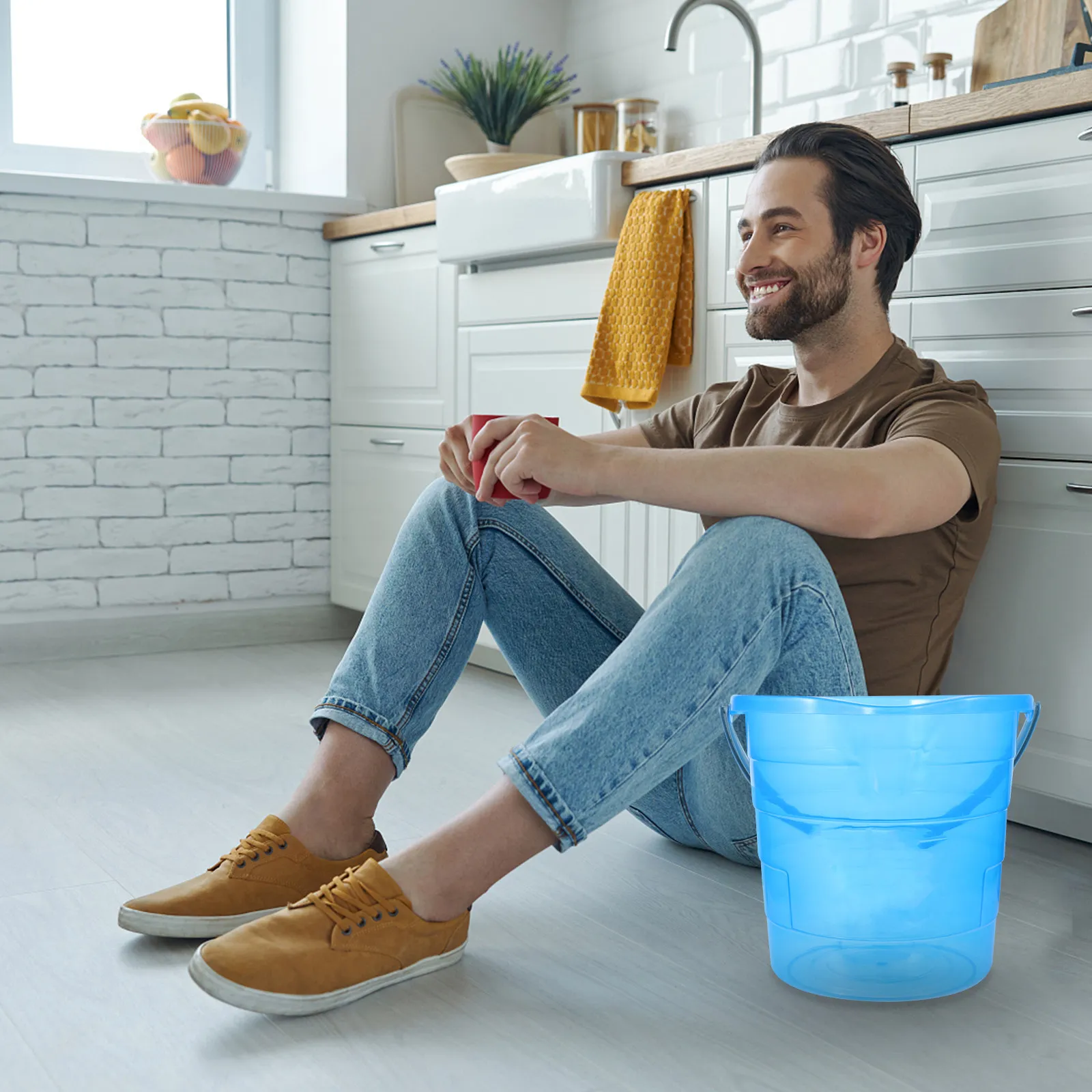 Plastic Water Bucket 12L Portable Handle Multipurpose Thickened Bucket for Home Dormitory Kitchen Washing Cleaning Use
Plastic Water Bucket 12L Portable Handle Multipurpose Thickened Bucket for Home Dormitory Kitchen Washing Cleaning Use