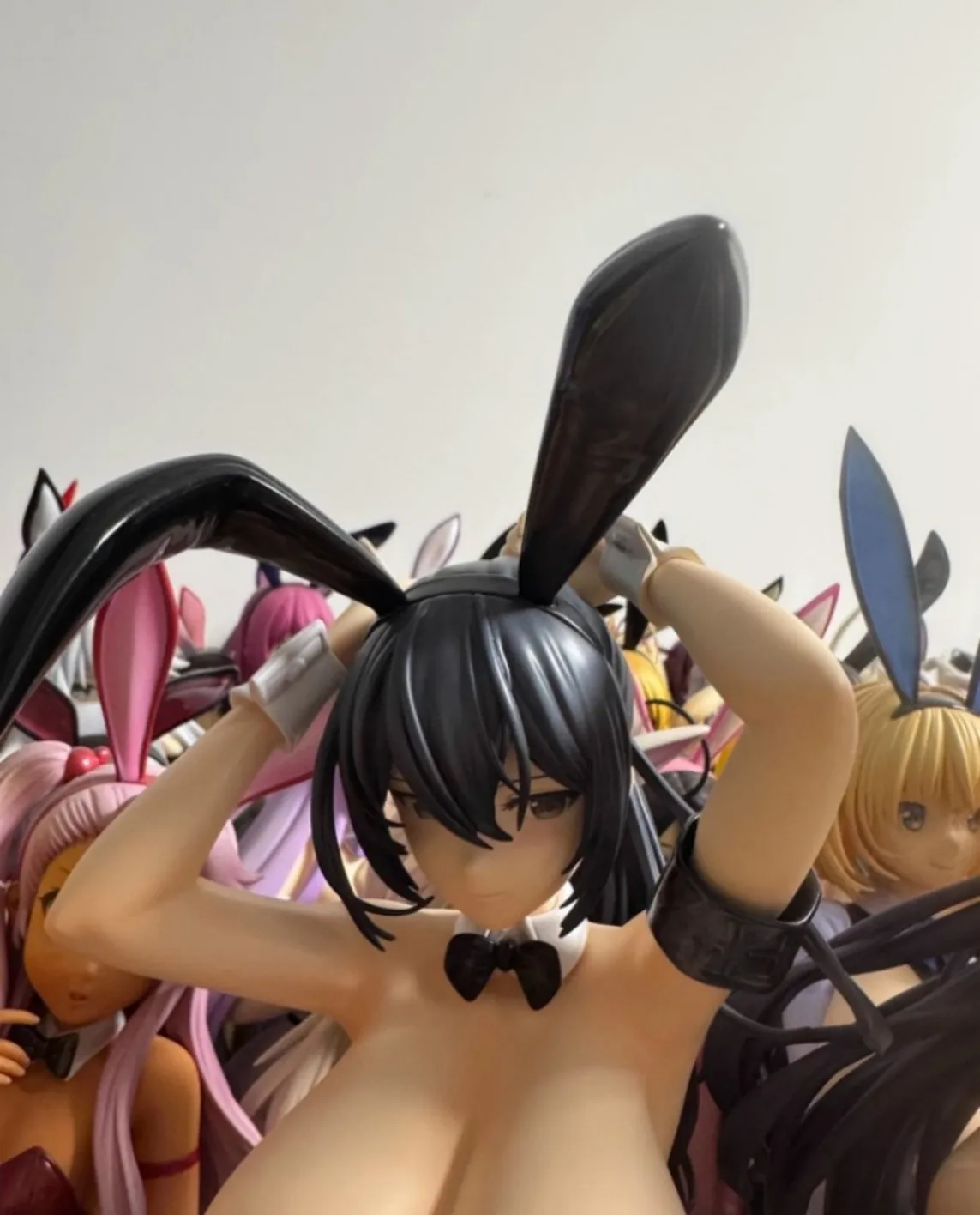 Оригинальная новая фигурка FREEing B-style в масштабе 1/4, версия Aoi Black White Bunny Girl. Официальная коллекционная статуэтка-фигурка
Оригинальная новая фигурка FREEing B-style в масштабе 1/4, версия Aoi Black White Bunny Girl. Официальная коллекционная статуэтка-фигурка