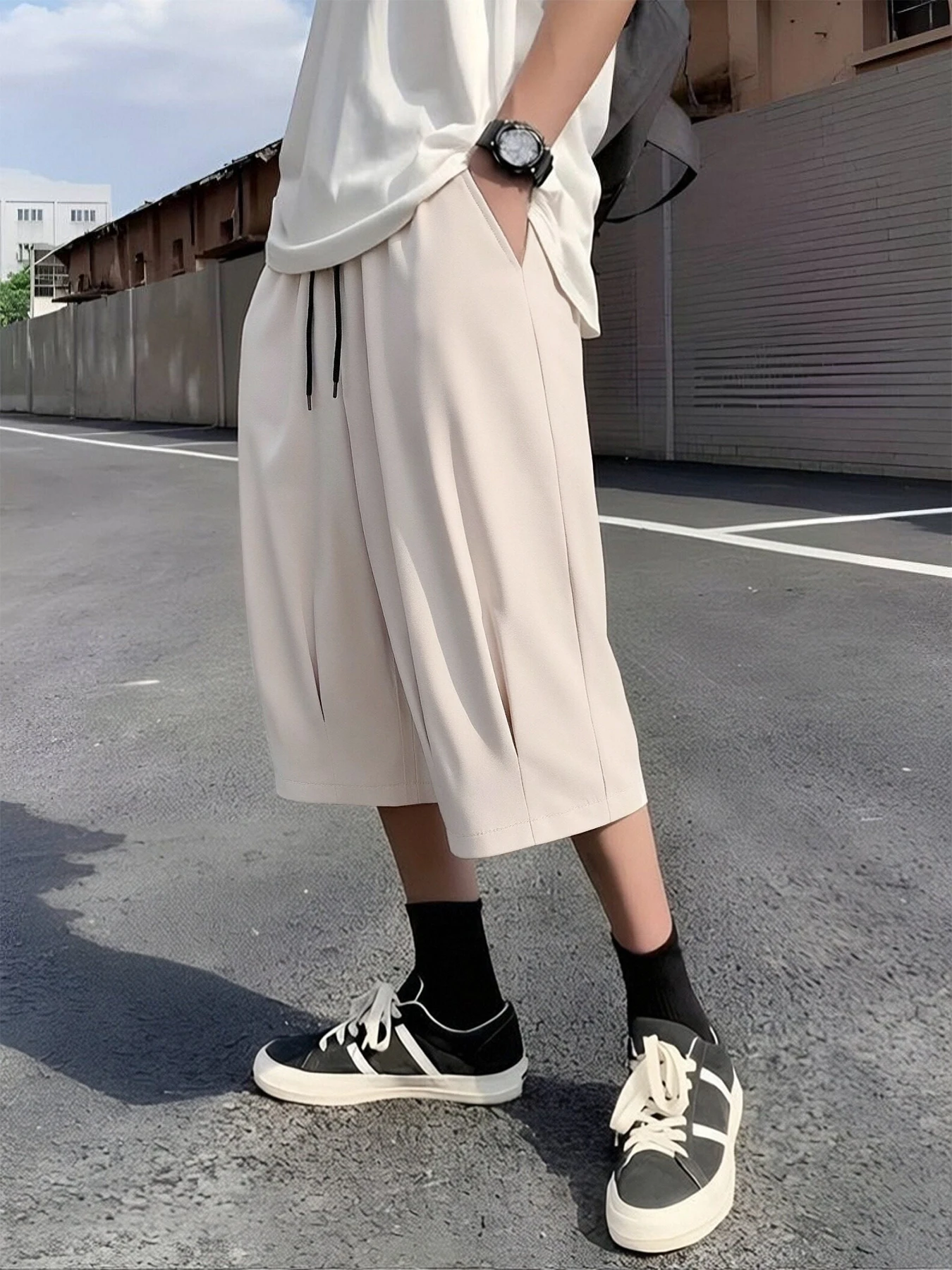 Shorts Man Summer Casual Ice Silk Cropped Pants Solid Color Men's Lightweight Fashion Pants Youth Streetwear Sweatpant
Shorts Man Summer Casual Ice Silk Cropped Pants Solid Color Men's Lightweight Fashion Pants Youth Streetwear Sweatpant
