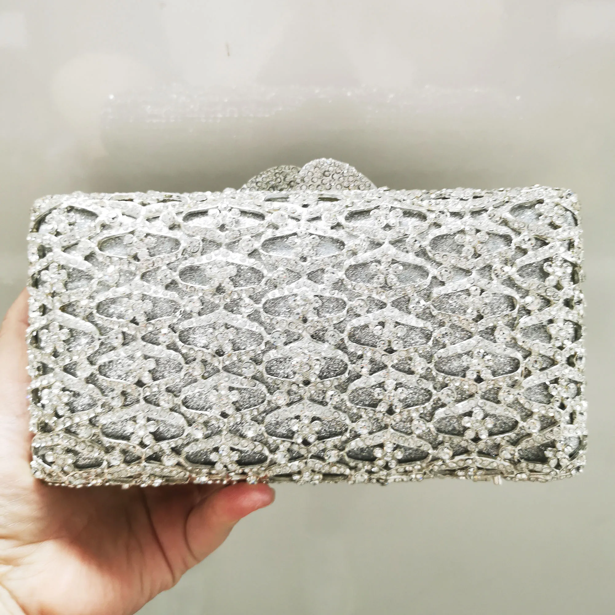 Luxury Dazzling Women Crystal Silver Evening Clutch Wedding Purse Lady WHTUOHENG Diamond Bridal Dinner Purses Banquet Handbags
Luxury Dazzling Women Crystal Silver Evening Clutch Wedding Purse Lady WHTUOHENG Diamond Bridal Dinner Purses Banquet Handbags