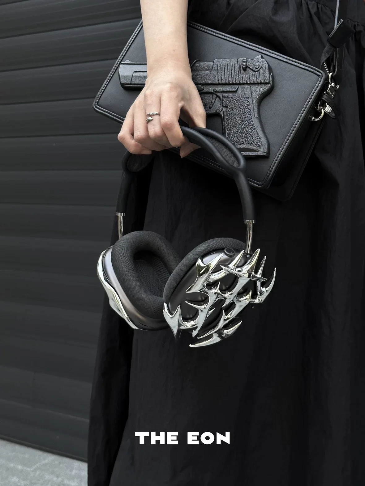 Original design big silver thorn suitable for AirPods Max, 3D printed headphone case
Original design big silver thorn suitable for AirPods Max, 3D printed headphone case