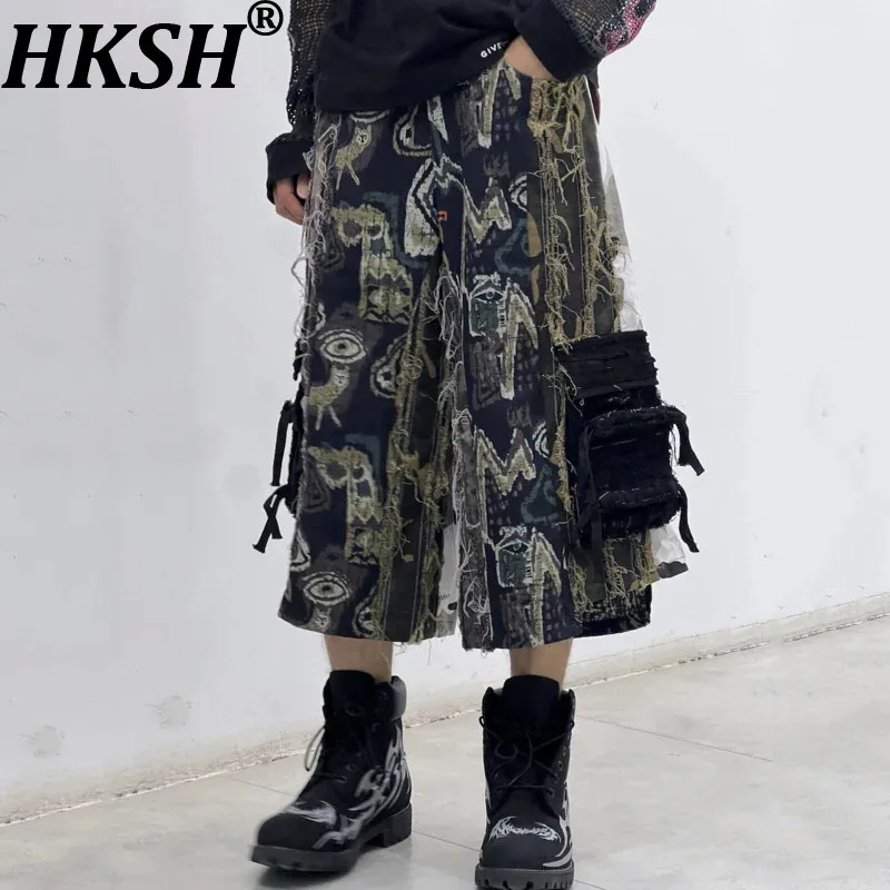 HKSH летние новые мужские шорты Tide High Street, камуфляжные широкие шорты оригинального дизайна, свободные шикарные повседневные брюки до середины икры с дырками HK7564
HKSH летние новые мужские шорты Tide High Street, камуфляжные широкие шорты оригинального дизайна, свободные шикарные повседневные брюки до середины икры с дырками HK7564