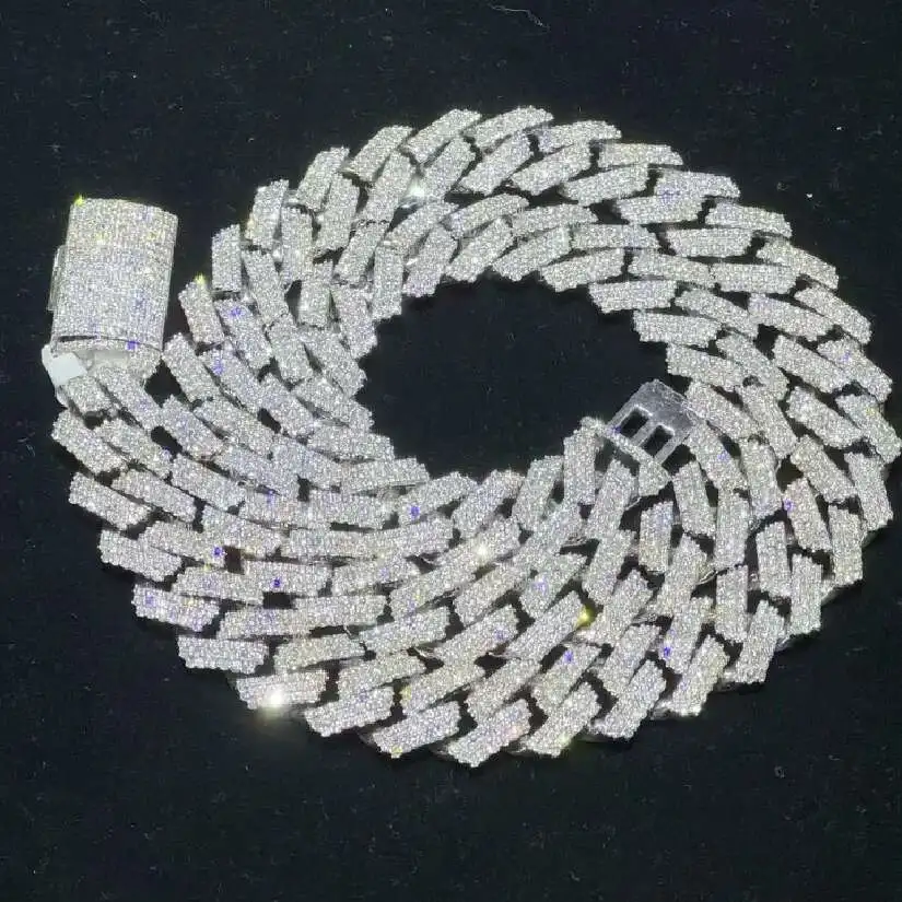 Hot Selling 14mm Cuban Link Chain Stunning 3 Rows Iced Out Men Chain 925 Silver VVS Moissanite Cuban Chain
Hot Selling 14mm Cuban Link Chain Stunning 3 Rows Iced Out Men Chain 925 Silver VVS Moissanite Cuban Chain
