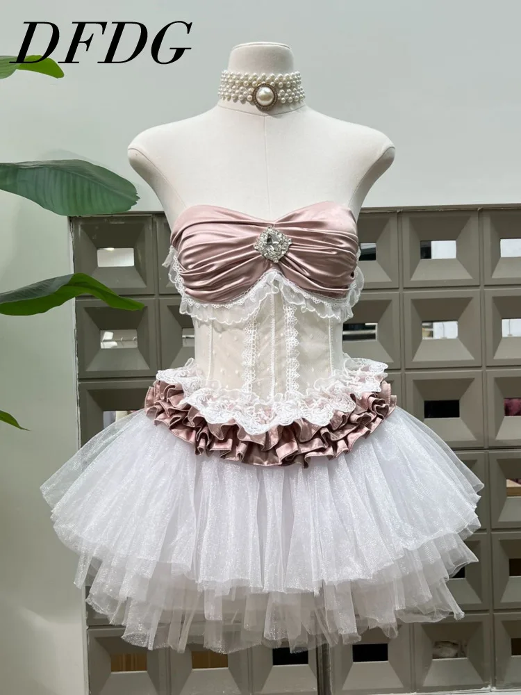 DFDG простой стиль, женская кружевная отделка, вырез в форме сердца, бюстье, тюлевая пышная юбка, милый вечерний комплект, весна-лето 2025 г.
DFDG простой стиль, женская кружевная отделка, вырез в форме сердца, бюстье, тюлевая пышная юбка, милый вечерний комплект, весна-лето 2025 г.