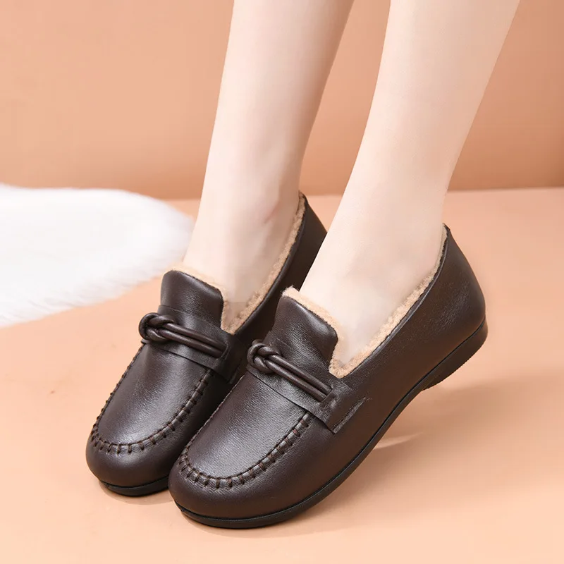Winter New Thick Cotton Shoes Anti Slip Warm Mother Shoes Fashionable Leather Loafers 2025 Winter Women's Shoes Zapatos De Mujer
Winter New Thick Cotton Shoes Anti Slip Warm Mother Shoes Fashionable Leather Loafers 2025 Winter Women's Shoes Zapatos De Mujer