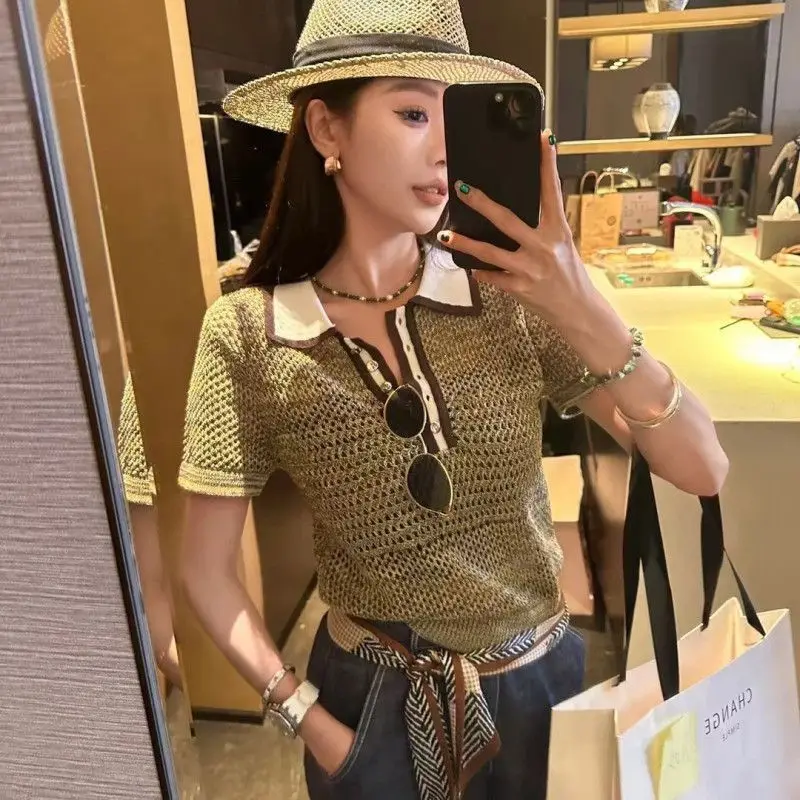 Polo Collar Hollow Out Contrast Color Sweater T-shirt for Summer Casual Temperament Knitted Pullover Tops Fashion Women Clothing
Polo Collar Hollow Out Contrast Color Sweater T-shirt for Summer Casual Temperament Knitted Pullover Tops Fashion Women Clothing