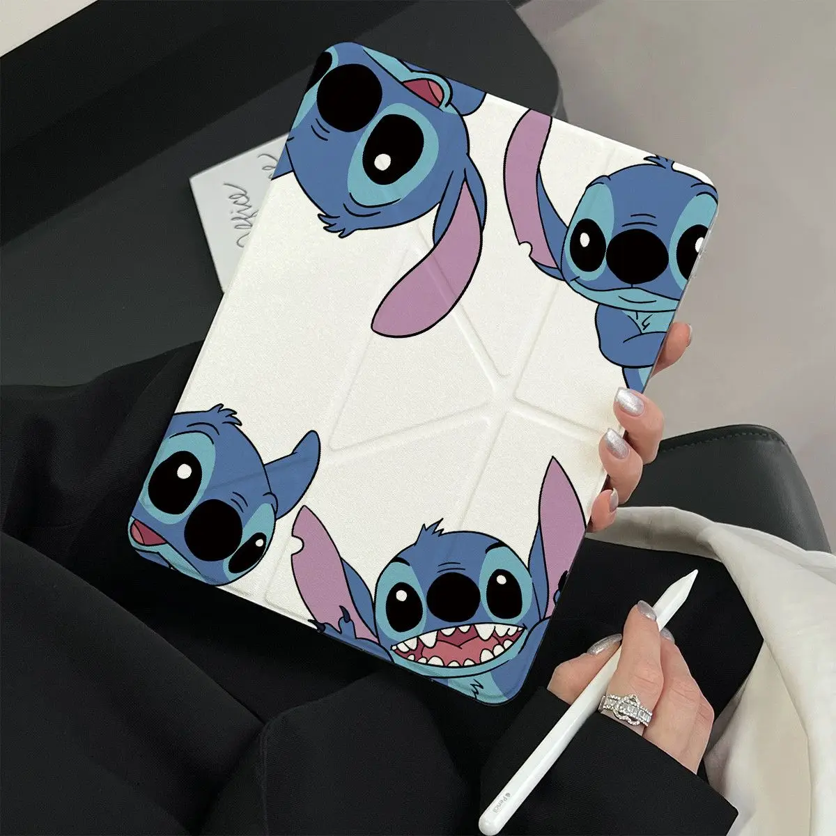Cartoon Cute Stitch Case For iPad Air 11 Case 10th 11th A16 9th Cover iPad Pro 11 4 5 10.9in 12.9 M2 M3 M4 Mini 7 Pencil Holder
Cartoon Cute Stitch Case For iPad Air 11 Case 10th 11th A16 9th Cover iPad Pro 11 4 5 10.9in 12.9 M2 M3 M4 Mini 7 Pencil Holder