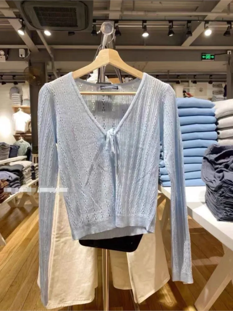 Hollow Out Knitted Tops Women Autumn Sexy Chic Y2K V Neck Lace-up Cotton Long Sleeve T-shirt Female Vintage Simple Cute Crop Top
Hollow Out Knitted Tops Women Autumn Sexy Chic Y2K V Neck Lace-up Cotton Long Sleeve T-shirt Female Vintage Simple Cute Crop Top