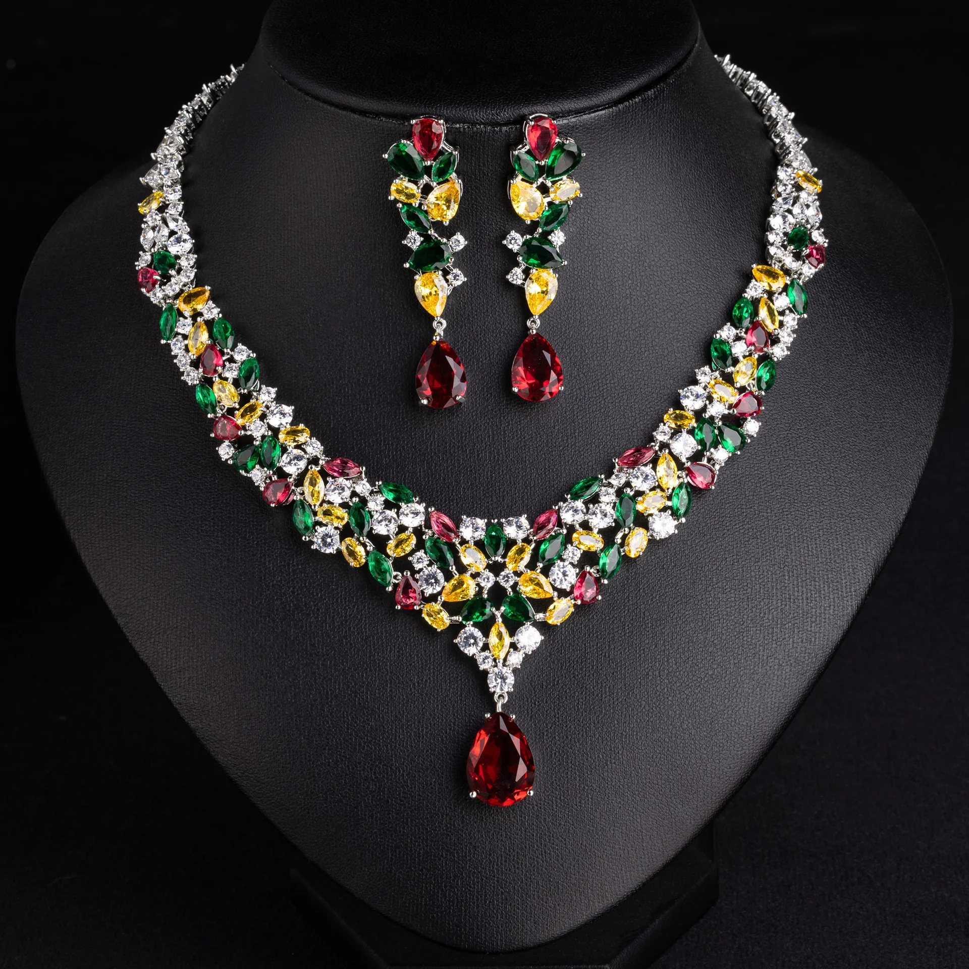 Bride Exaggerated Teardrop Zirconia Jewelry Set - Elegant Necklace And Earrings Accessory
Bride Exaggerated Teardrop Zirconia Jewelry Set - Elegant Necklace And Earrings Accessory