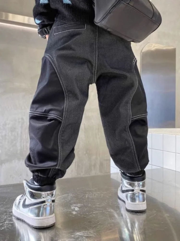 Джинсы свободного кроя для мальчиков, весенне-осенние универсальные повседневные брюки для маленьких мальчиков, универсальные длинные брюки с круглым вырезом, цветной материал, другой материал
Джинсы свободного кроя для мальчиков, весенне-осенние универсальные повседневные брюки для маленьких мальчиков, универсальные длинные брюки с круглым вырезом, цветной материал, другой материал